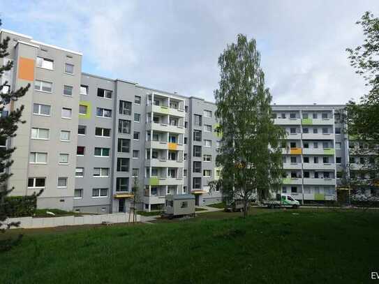 2-Raum-Wohnung mit Dusche und Balkon