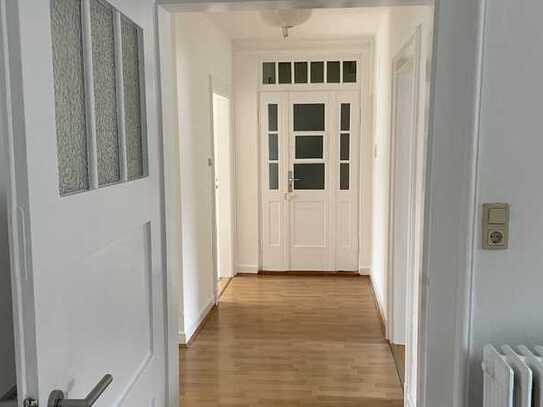 Helle 3 Zimmer Wohnung mit Balkon und Einbauküche in B-B Weststadt