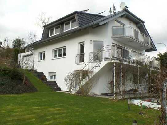 Für den besonderen Anspruch: Villa mit Rheinblick