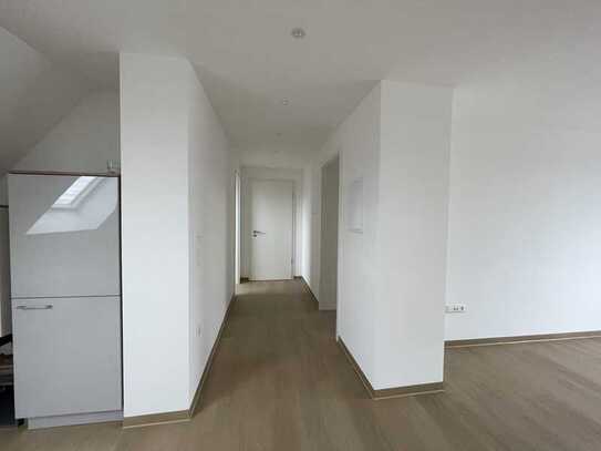Erstbezug nach Sanierung mit EBK und Balkon: attraktive 2-Zimmer-Wohnung in Weilerswist