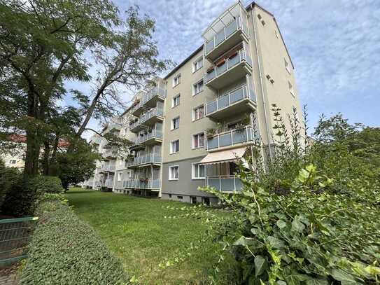 Verwirklichen Sie Ihren Wohntraum - top gepflegte 3-Zimmer Wohnung mit Balkon zu vermieten