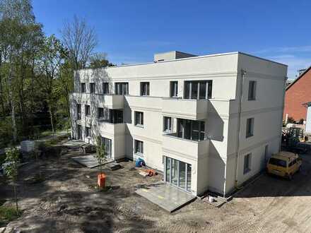 Hochwertige Dachgeschosswohnung mit Südbalkon und eigener Dachterrasse