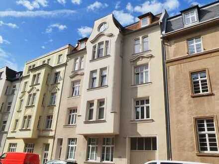 Großzügige Single-Wohnung mit EBK, Balkon mit Parkblick