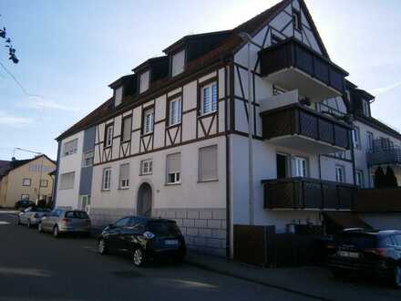 1 Zimmer-Wohnung, Einbauküche, Tageslichtbad, Flur u. Abstellraum - 4,5 % Rendite !