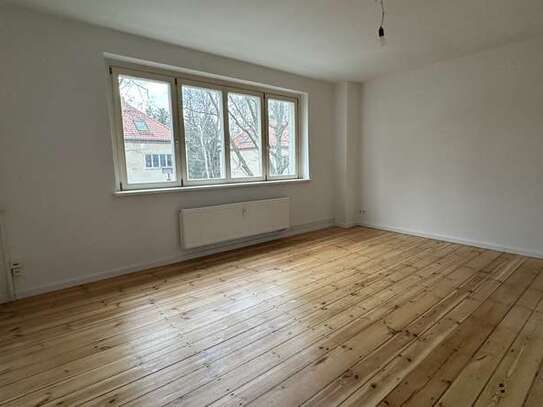 Helle und freundliche 2-Raum-Wohnung mit Balkon