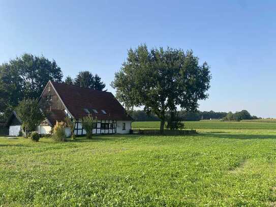 Freistehendes Fachwerkhaus in Lage mit großem Grundstück und unverbaubarem Blick