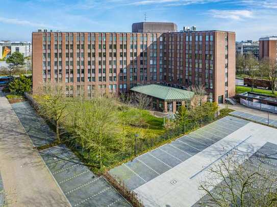 Revitalisierung! Moderne Büroflächen auf großem Grundstück mit einladendem Gartenbereich