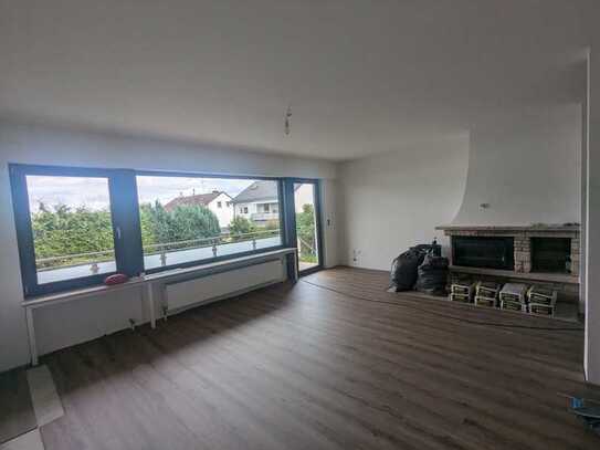 Sanierte 3-Zimmer-Wohnung mit gehobener Innenausstattung mit Balkon und EBK in Kelkheim (Taunus)