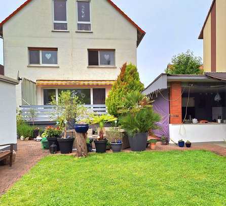Ein Haus = viele Möglichkeiten / EFH + 3 Wohnungen mit Garten und Terrasse