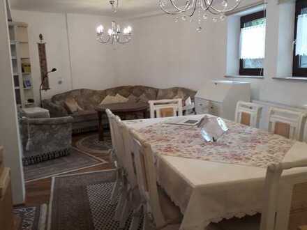 Schöne Wohnung 2 ZKB Ebenerdig