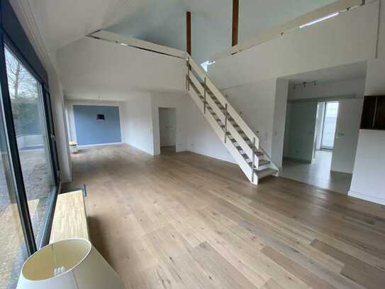 Loft-artige Maisonettewohnung mit traumhaftem Fernblick