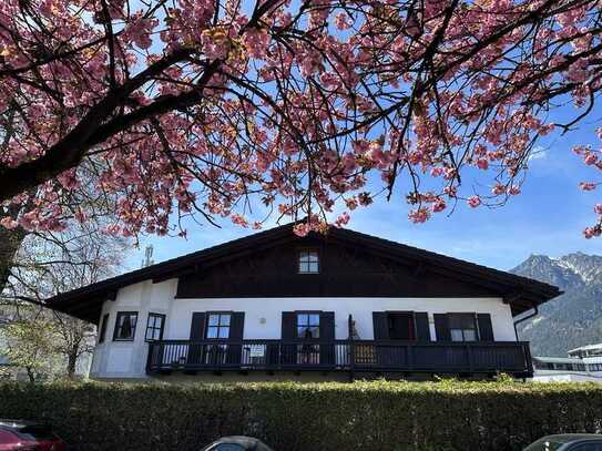 Schöne, möblierte 3-Zi Wohnung mit Sauna im Zentrum von Garmisch - Neubezug nach Sanierung!