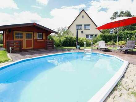 Familienglück! Top gepflegtes EFH mit Pool und Spielgarten in exzellenter Lage von Hambühren