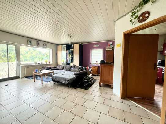 🍀🏡💰 Moderne 3 Zimmer Wohnung mit Balkon / Stellplatz & Gartennutzung