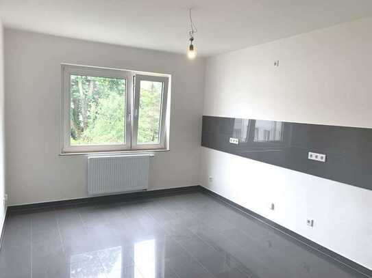 Komplett sanierte, attraktive, helle 2-Zimmer-Wohnung in Südstadt - Uni-Nähe