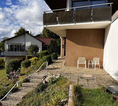 Helle Wohnung mit eigenem Garten und Terrassen in ruhiger Wohngegend von Truchtelfingen