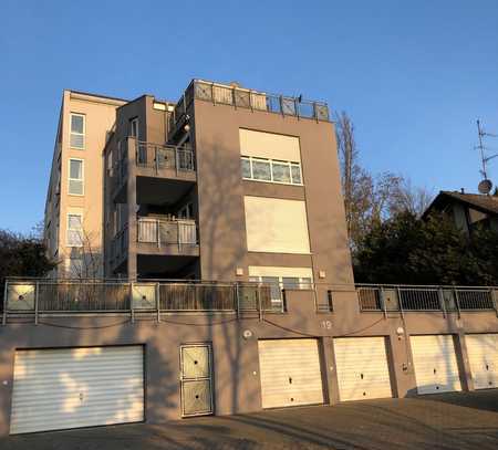 Renovierte 4-Zimmer-Wohnung mit Balkon in Gau-Bischofsheim mit Blick bis nach Frankfurt