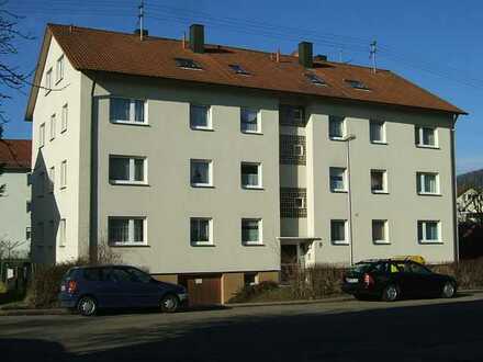 3-Zimmer-Dachgeschoss-Wohnung mit Loggia und EBK in Murrhardt