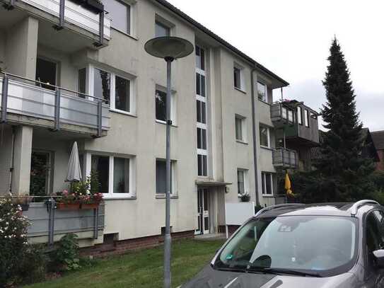 Komplett renovierte 2,5-Zimmer-Wohnung mit Balkon