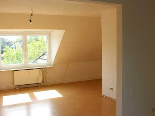 Helle, großzügig aufgeteilte ca. 75 m² DG. Wo. max. 2 Personen