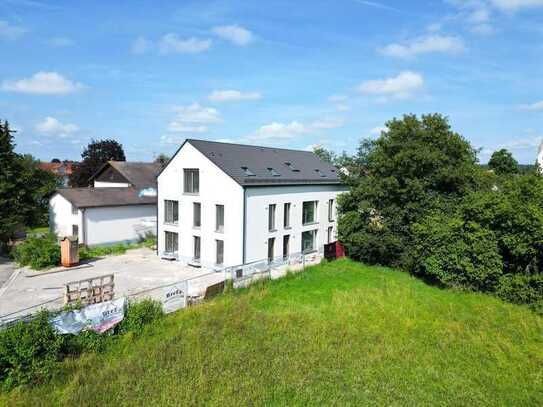 Dachgeschosswohnung 3 Zimmer mit Balkon, 5% Abschreibung möglich