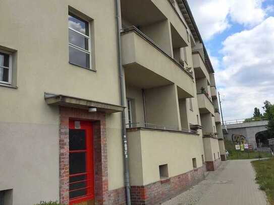 Freundliche 1-Zimmer-Wohnung mit Balkon in Berlin Adlershof (Treptow)