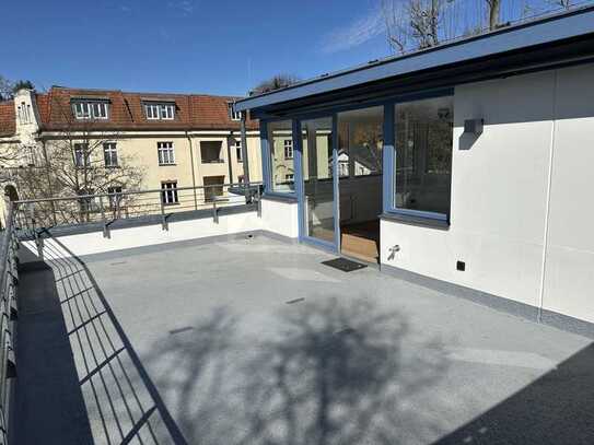 Exklusive 3-Zimmer-Penthouse-Wohnung mit luxuriöser Innenausstattung mit Terrasse und EBK in Potsdam