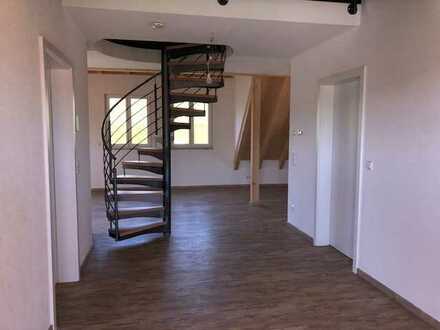 Exklusive 4-Raum-Maisonette-Wohnung mit luxuriöser Innenausstattung mit Balkon in Tettnang