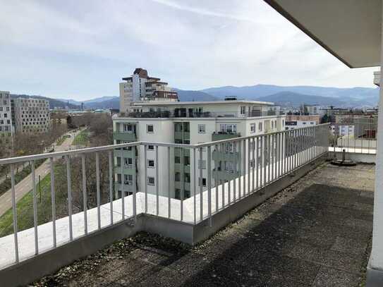 Attiakwohnung mit Ausblick!