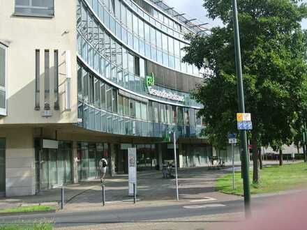 **Gesundheitshaus, unmittelbar an der Medienkugel am Kreisel in Wiesdorf**