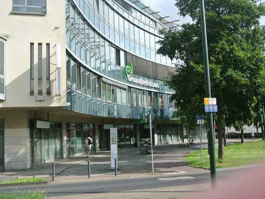**Gesundheitshaus, unmittelbar an der Medienkugel am Kreisel in Wiesdorf**
