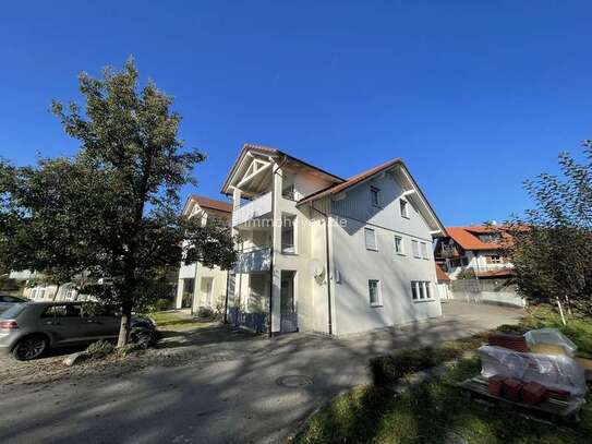 2-Zimmer-Dachgeschosswohnung mit Balkon im Dorfzentrum von Eglofs, im zweiten OG