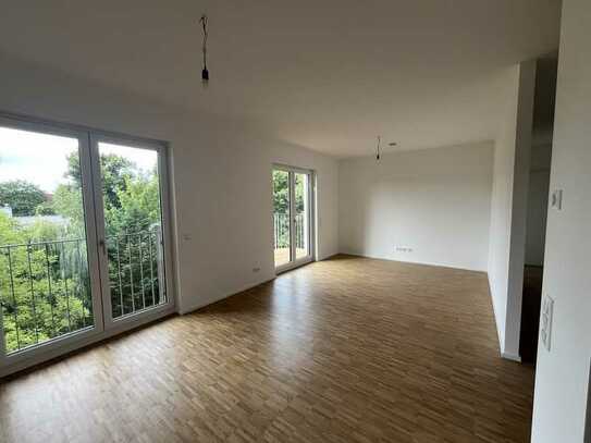 helle 3 Zimmer Wohnung in Pankow mit EBK und Balkon