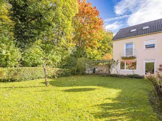 Reiheneckhaus mit sonnigem Garten und privatem Zugang in Obermenzing