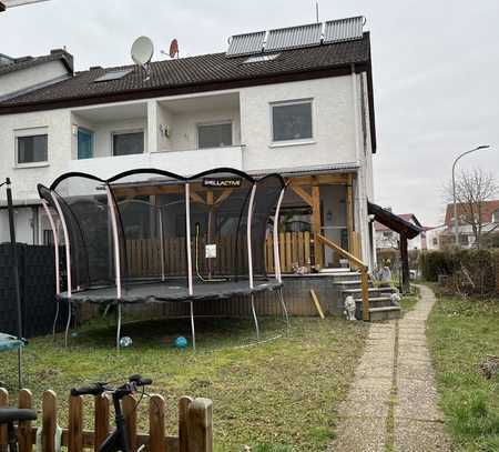 Familien aufgepasst!!!! Reiheneckhaus mit ausgebautem Dachgeschoss