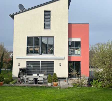 Traumhaus zum Wohlfühlen: Exklusives Einfamilienhaus in Idstein mit viel Platz und Komfort