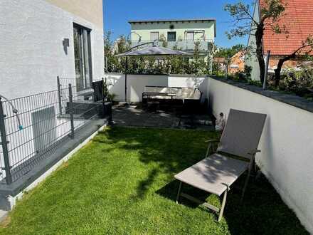 Stilvolle, vollständig renovierte 3-Zimmer-Wohnung mit Balkon und Einbauküche in Kösching