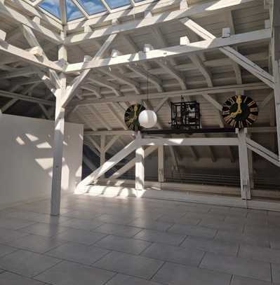 Für Individualisten! Lichtdurchflutetes Dach-Loft in repräsentativer Gründerzeitvilla!