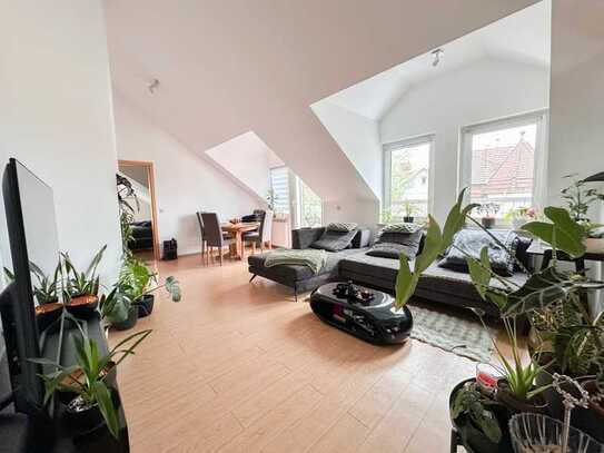 Schöne 2-Zimmer-Dachgeschosswohnung mit zwei Balkonen und Tiefgaragenstellplatz