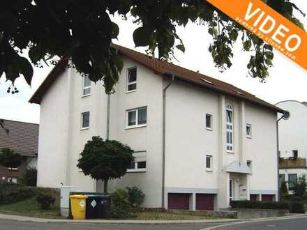 Schöne 2-Raum-Wohnung mit Balkon, Fußbodenheizung und Laminat zu vermieten!
