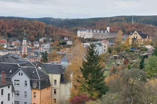 Preiswerte, gepflegte 2,5-Zimmer-Wohnung in Greiz mit traumhaftem Ausblick