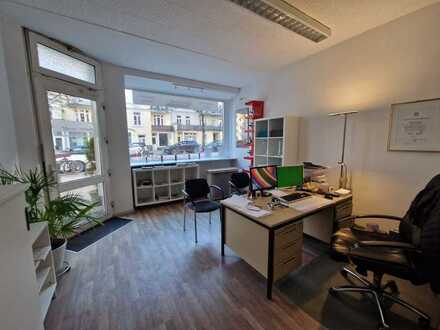 Kleine Büro-/Praxisfläche mit guter Sichtbarkeit zum Heußweg!
