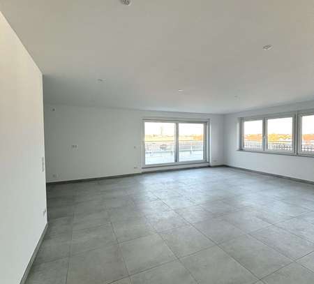 Exklusive, neu renovierte 6 ZKB-Mais.-Penthouse-Wohnung mit herrlichem Blick über Ketsch