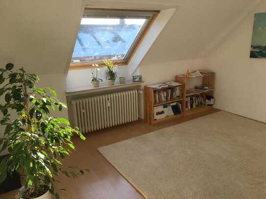 Schöne 2 Zimmer Wohnung mit Balkon