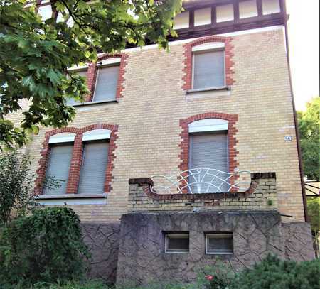 Historisches 3-Familienhaus (Doppelhaushälfte) mit Garten, leer stehend