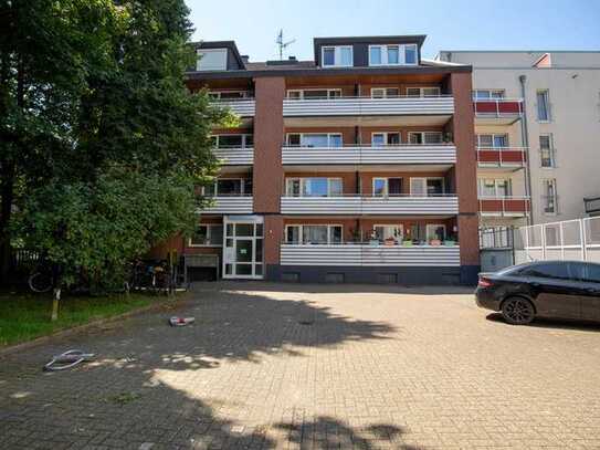 Schöne bezugsfreie 3-Zimmer-Wohnung mit zwei Balkonen im Gerichtsviertel