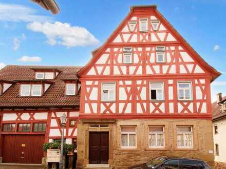 Sehr helle 1993 kernsanierte Galeriewohnung mit neuer Heizung