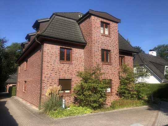 modernisierte 4 Zimmer Wohnung mit Balkon und viel Grün in Zentrumsnähe von Volksdorf ( Adresslage )