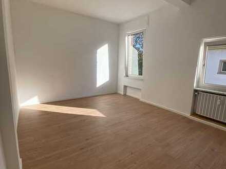 Schöne 2 Zimmer Wohnung KA Oststadt