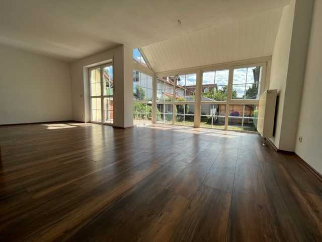                                                               EINLADENDES REIHENMITTELHAUS IN LANDSHUT-M&Uuml;NCHNERAU MIT GARTEN UND EINZELGARAGE&hellip;                                                       in Münchnerau (Landshut)